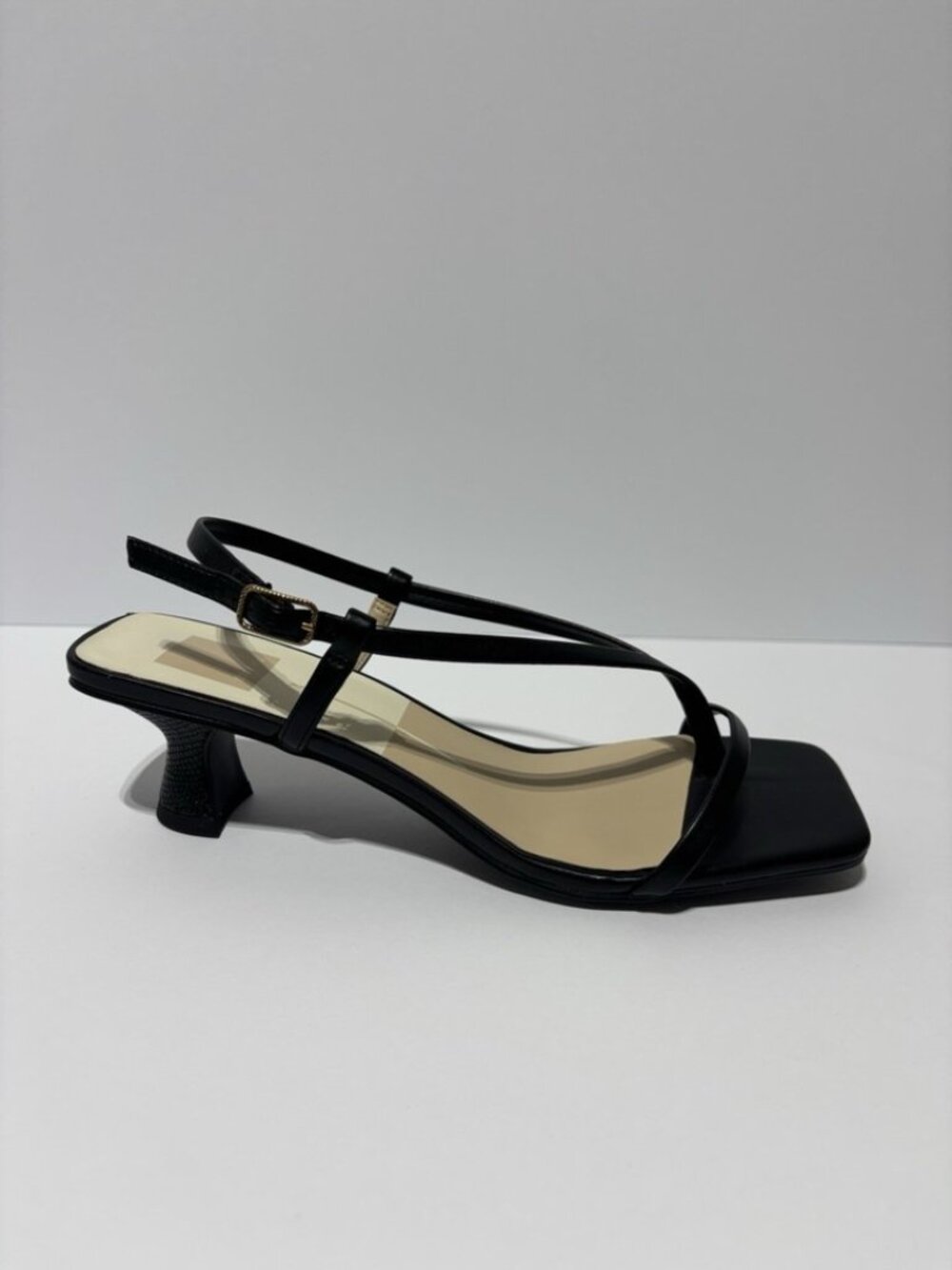 Dolce Vita Women’s Brixton Black Ankle Strap Sandals, Size 8 M